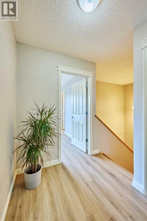 383 Prestwick Close SE - 18
