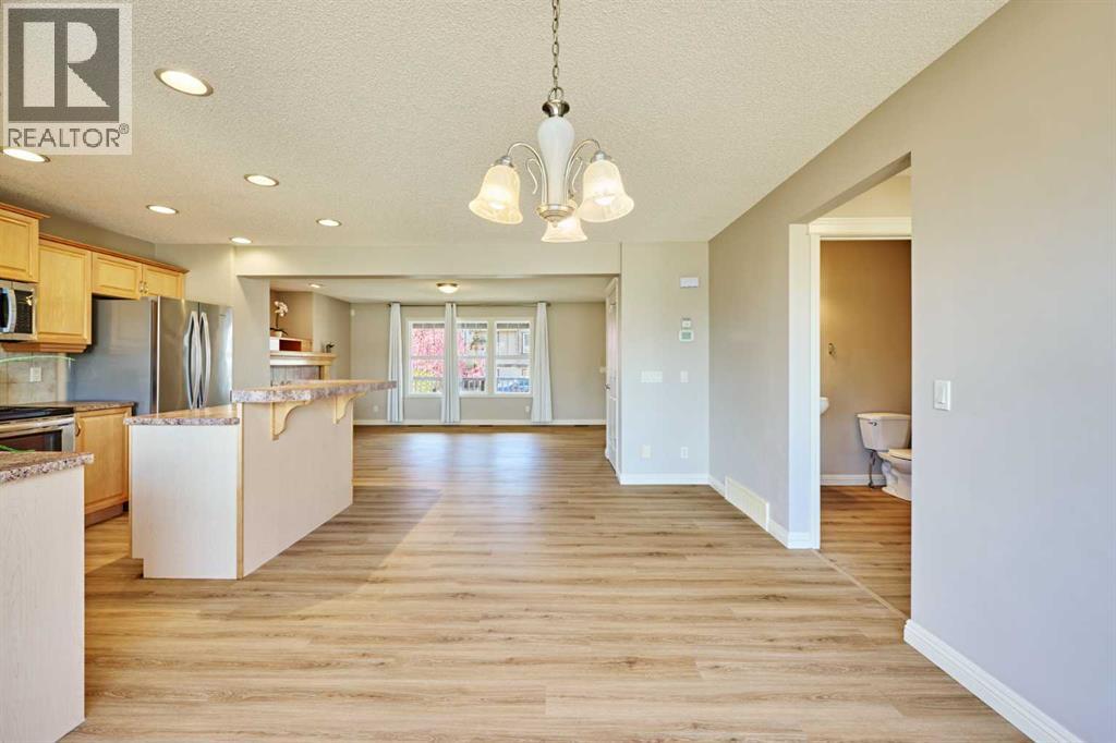 383 Prestwick Close SE - 14