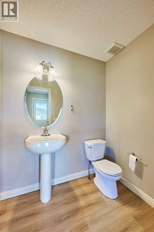 383 Prestwick Close SE - 17