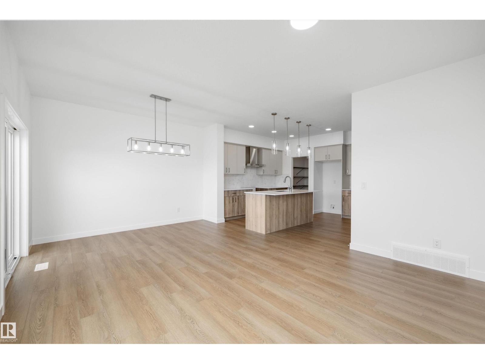 528 176 AV NE - 19