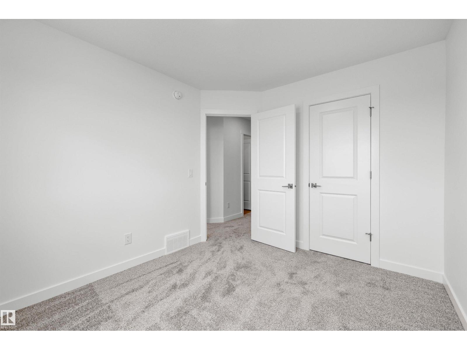 528 176 AV NE - 31