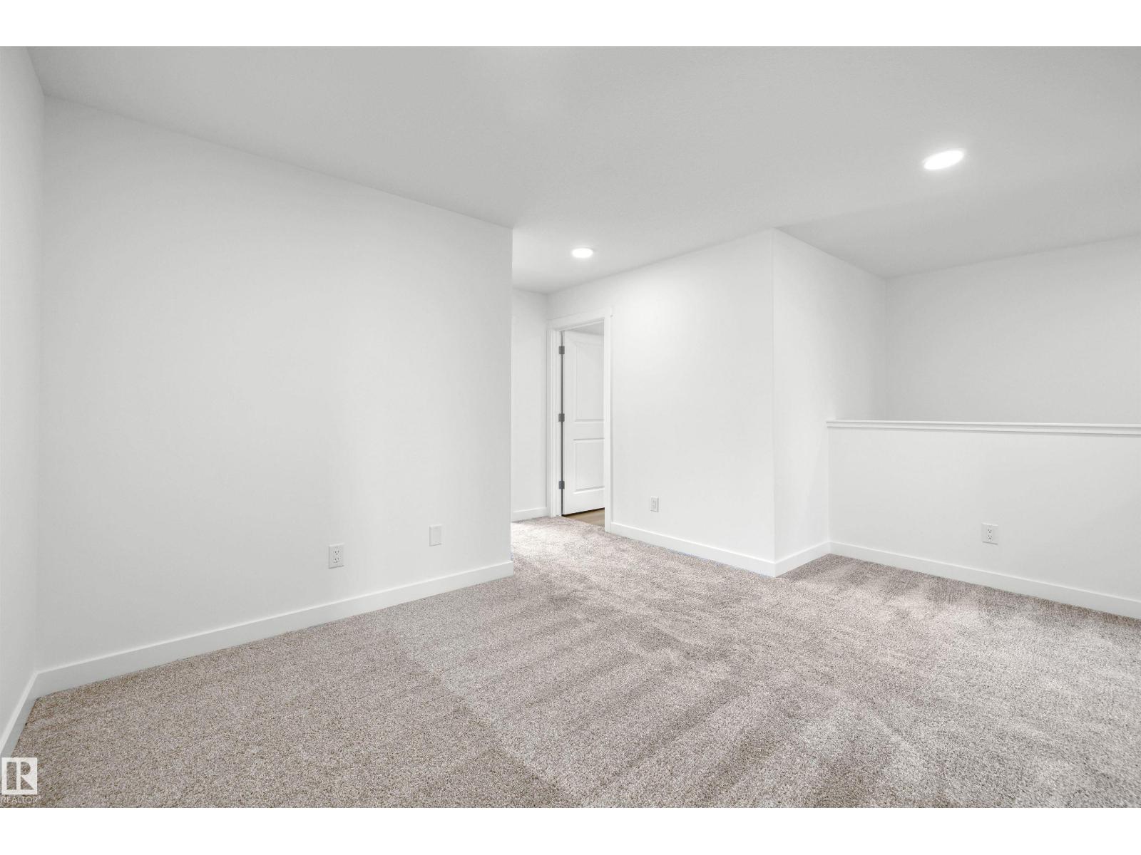 528 176 AV NE - 25
