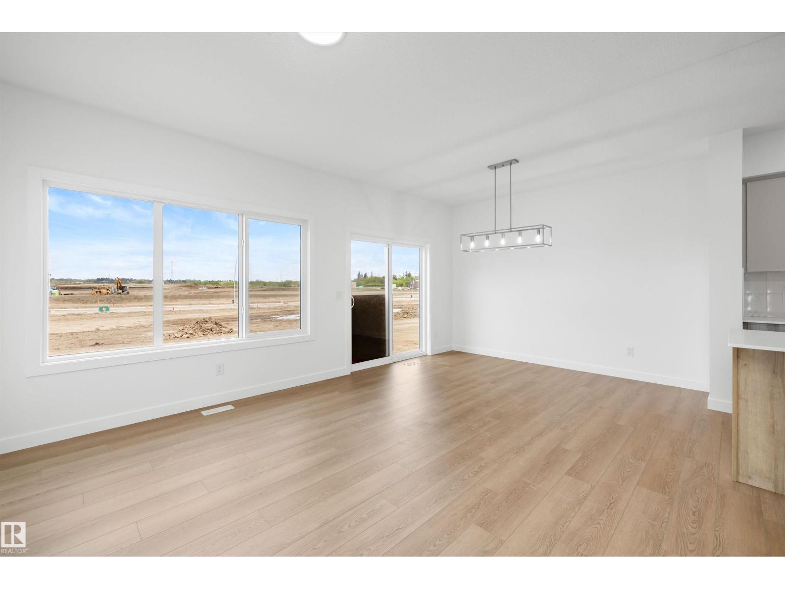 528 176 AV NE - 20