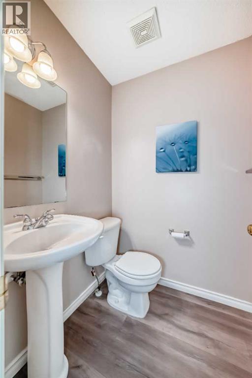 9 Somerside Crescent SW - 24