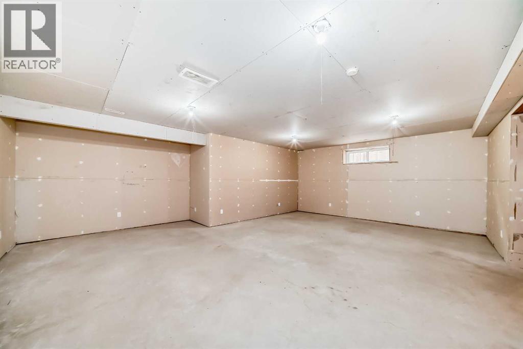 9 Somerside Crescent SW - 40