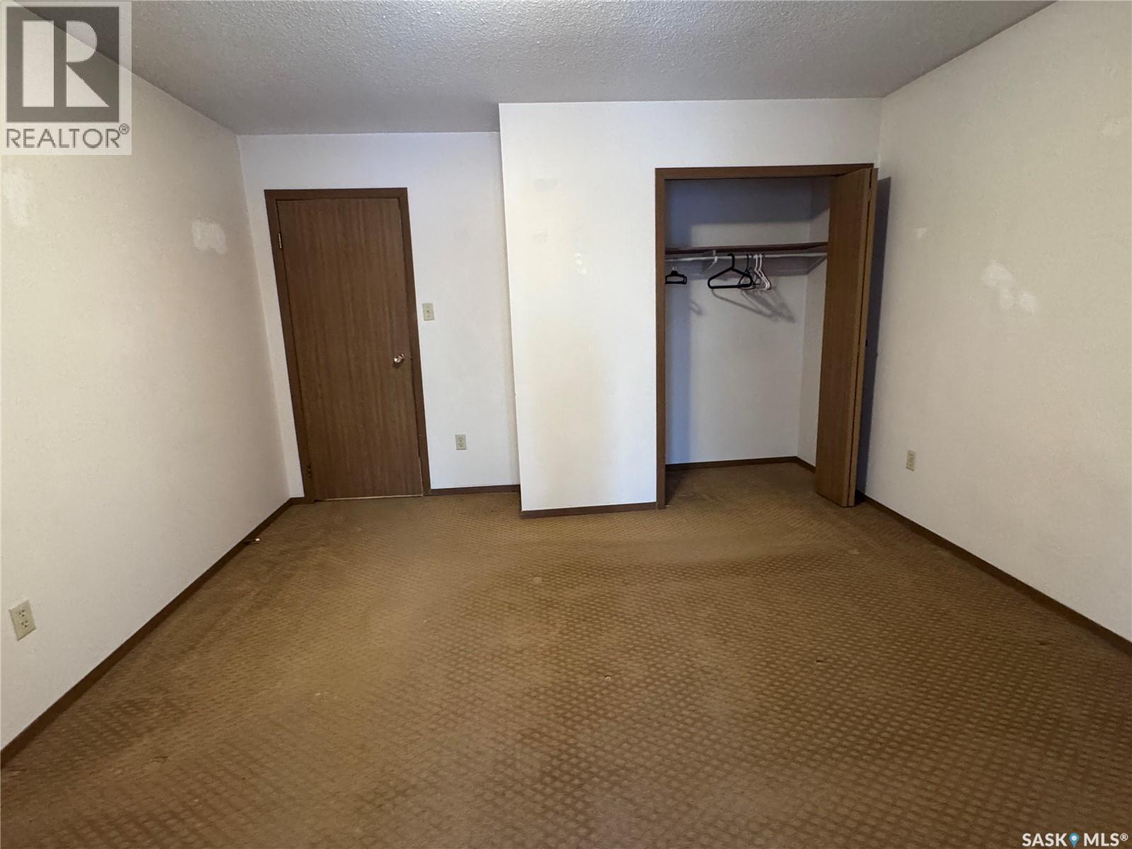 185 Vickers CRESCENT - 13