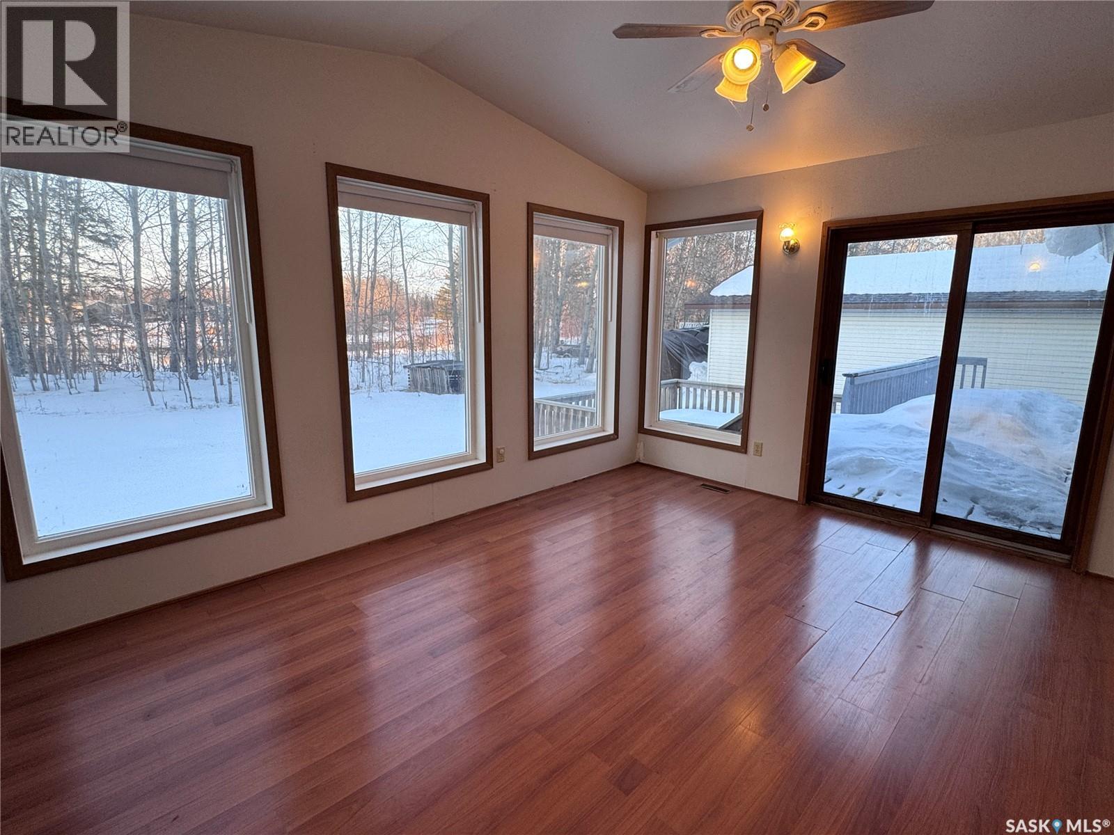 185 Vickers CRESCENT - 18