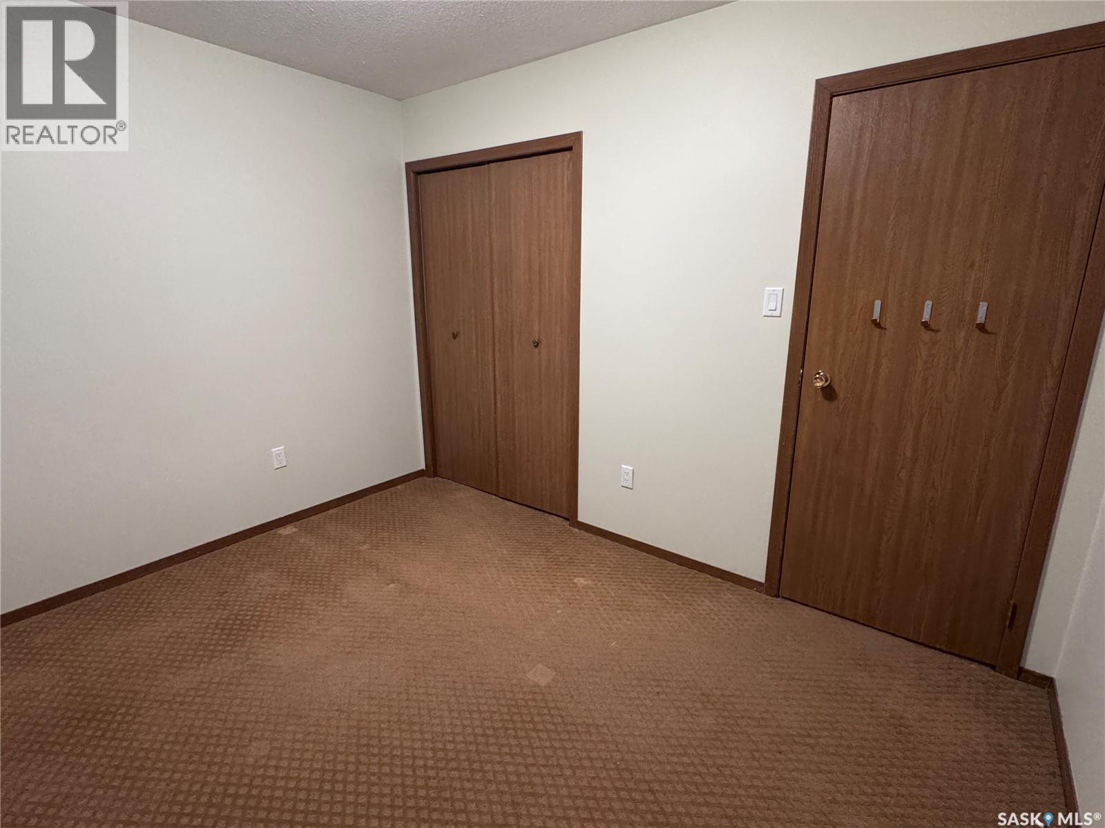 185 Vickers CRESCENT - 24