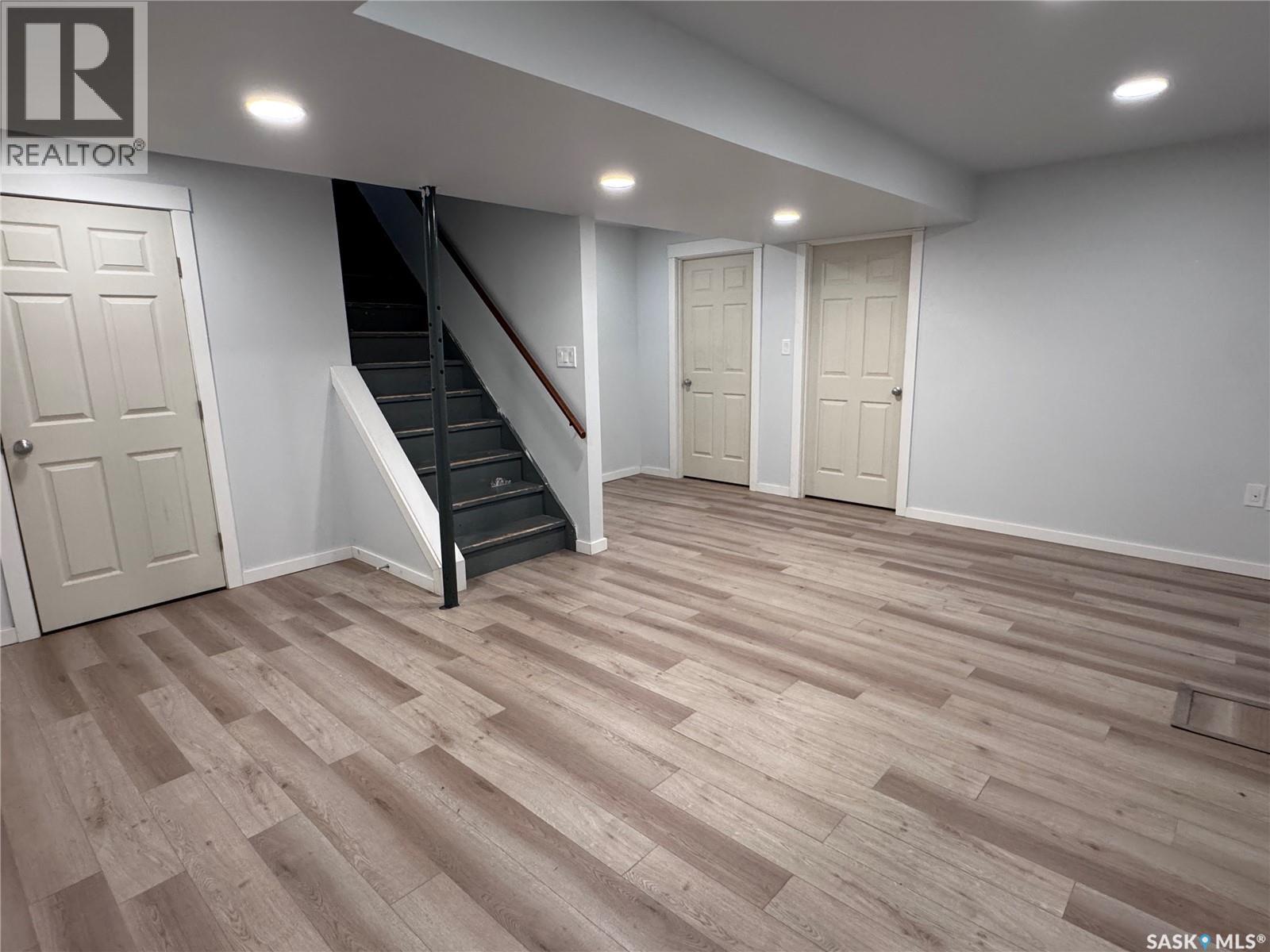 185 Vickers CRESCENT - 25