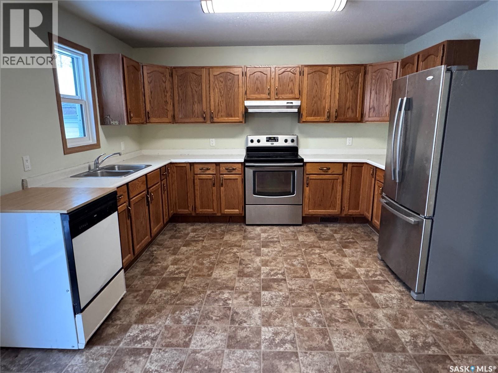 185 Vickers CRESCENT - 4