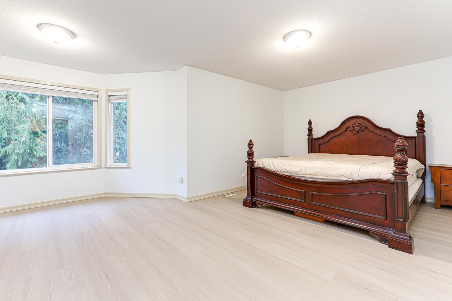 6 Bed, 4 Bath House for Sale in Surrey – 17079 57 AVENUE, Surrey - Image 19