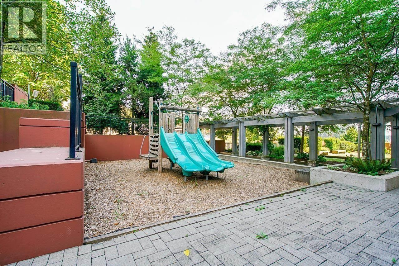 606 814 ROYAL AVENUE — photo 3