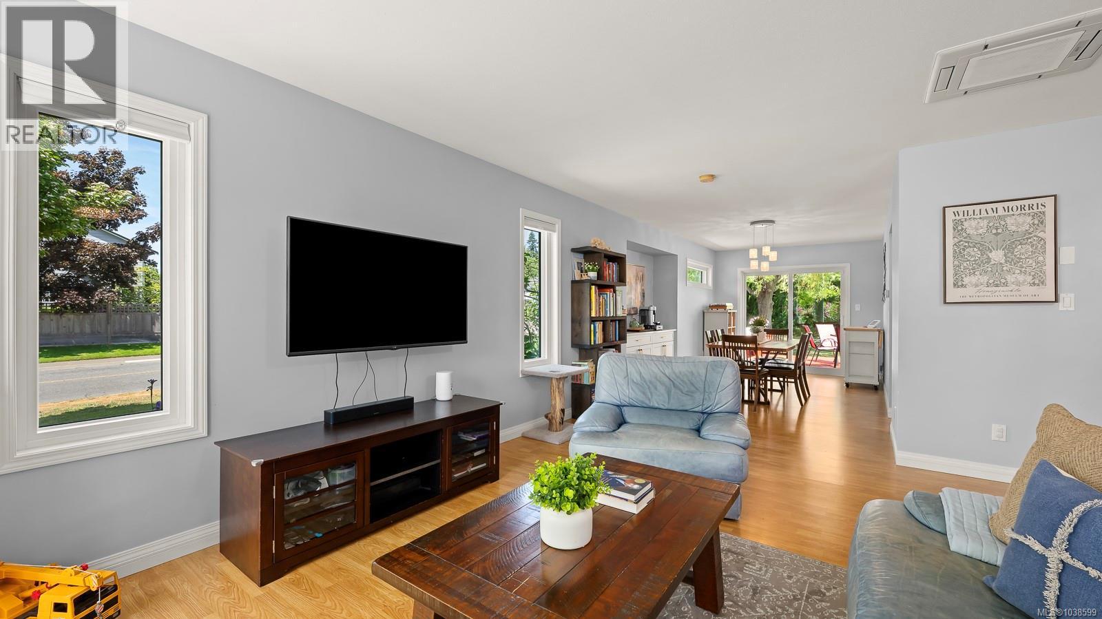 1802 Hawk Dr - 12