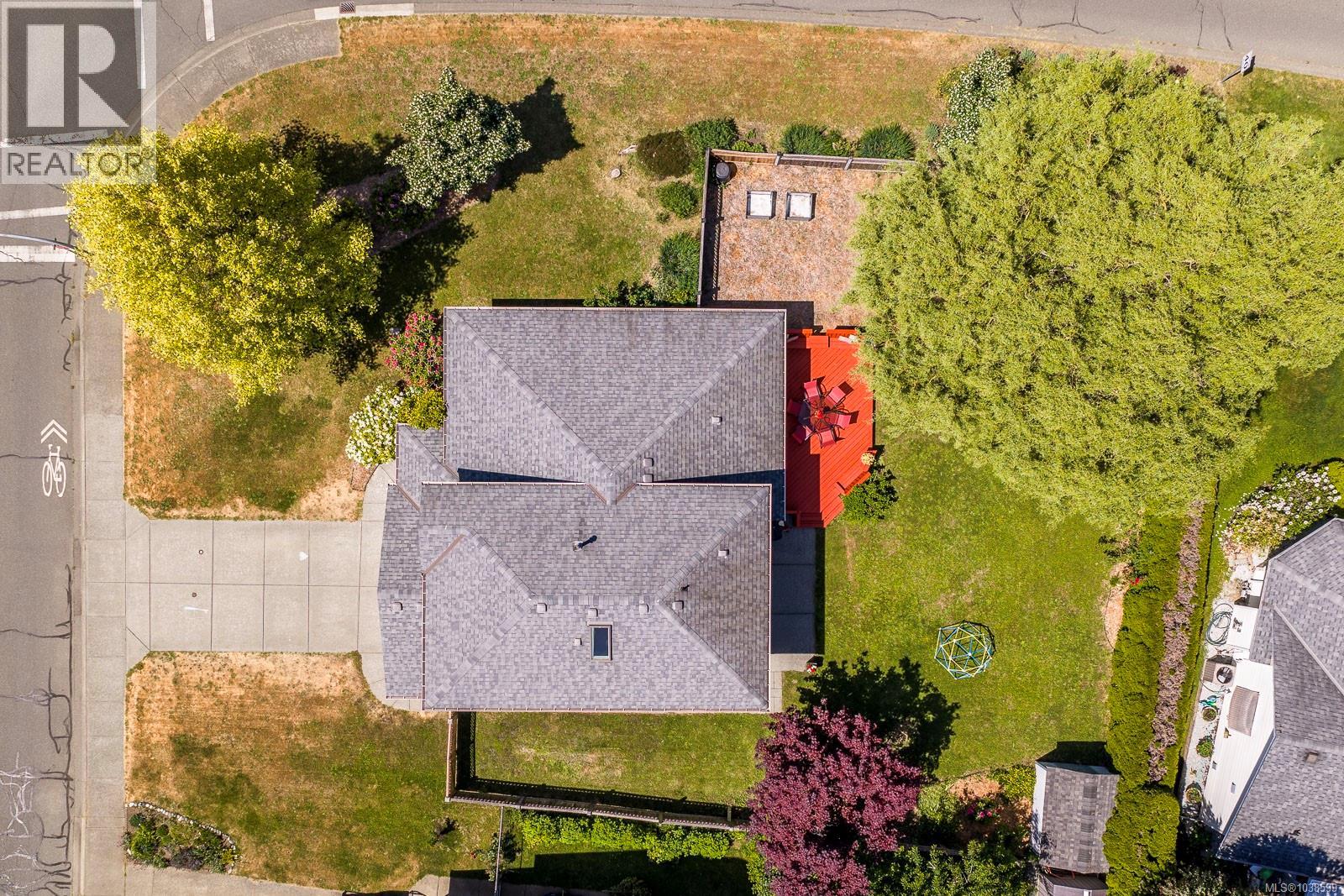 1802 Hawk Dr - Image 3