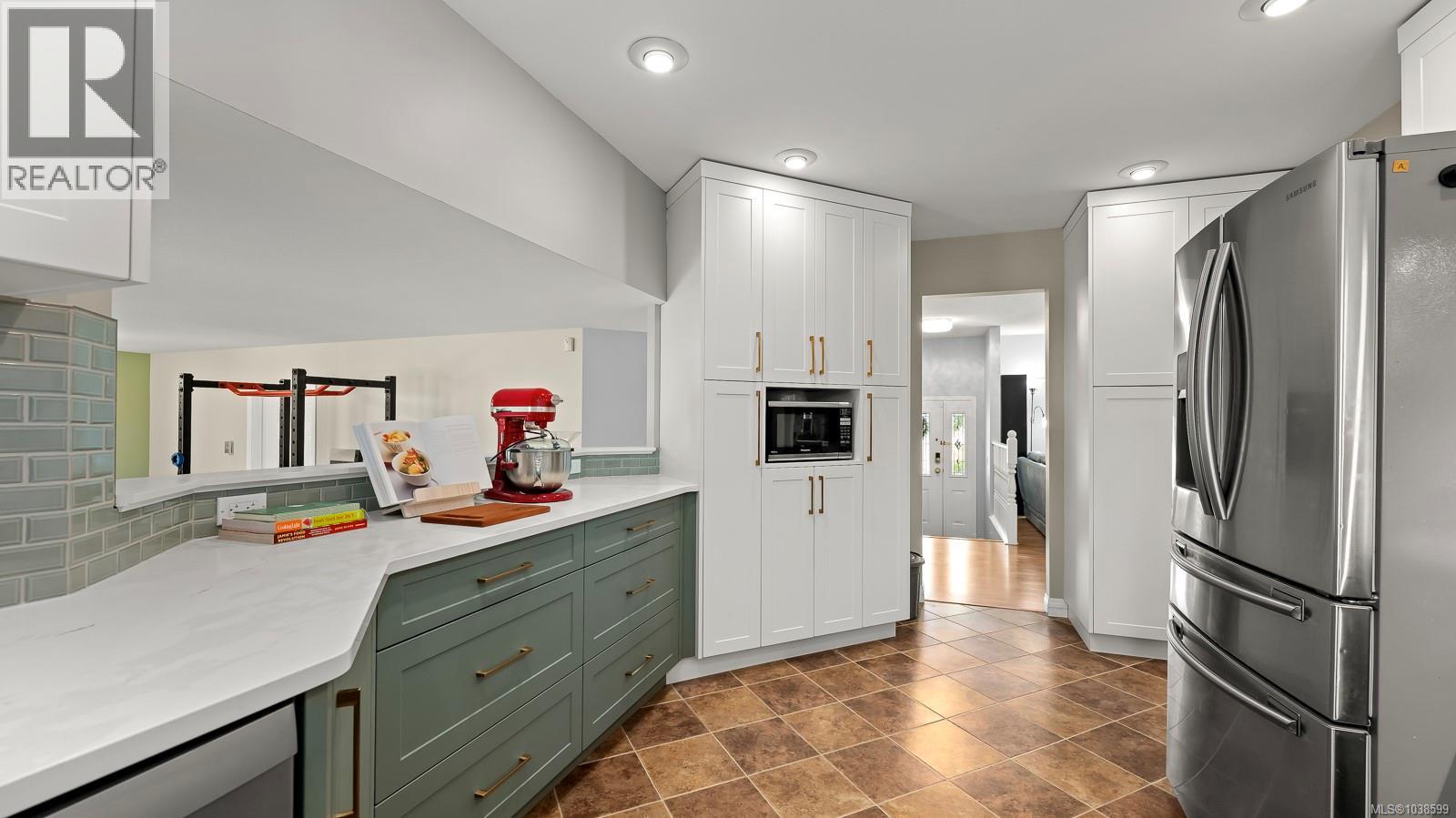 1802 Hawk Dr - 6