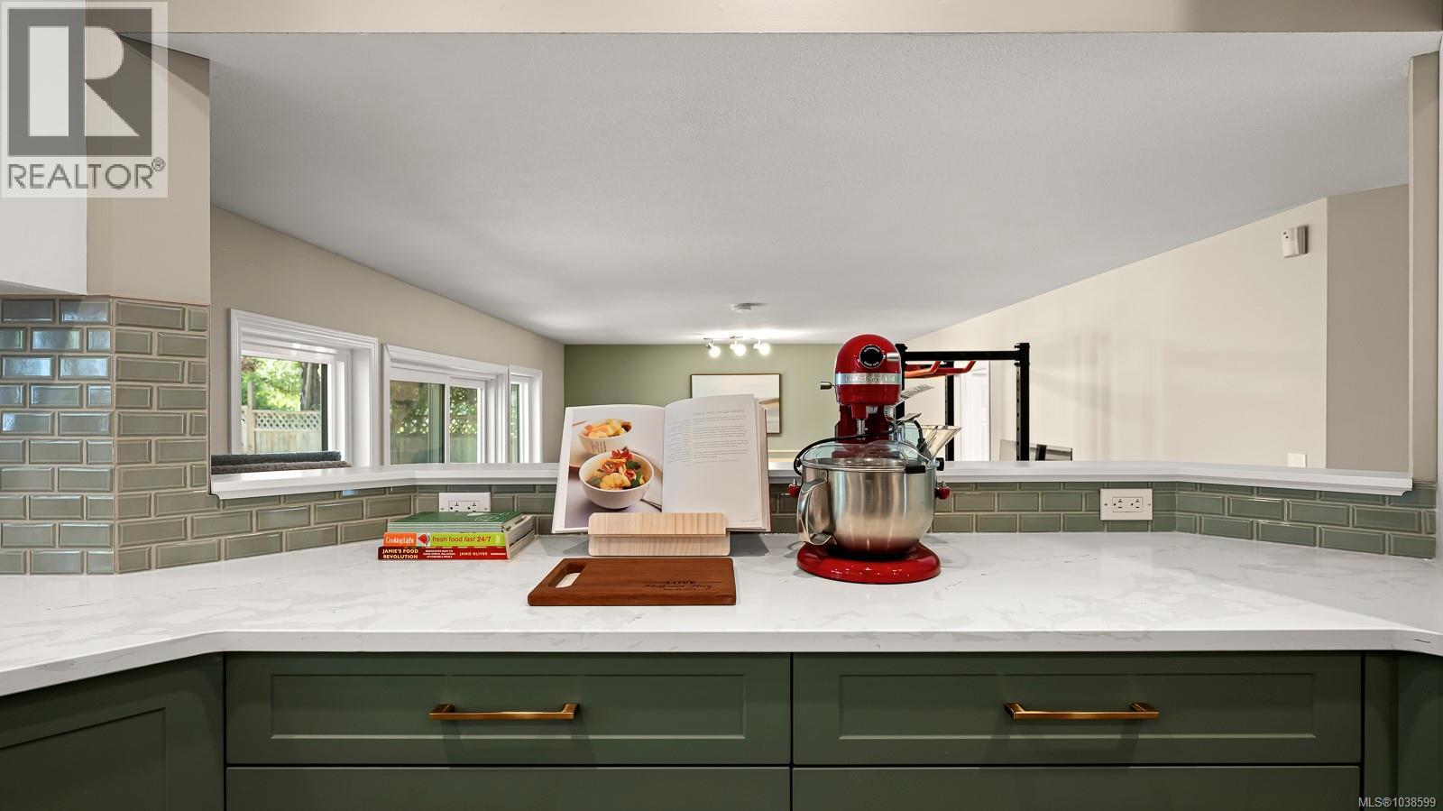 1802 Hawk Dr - 7