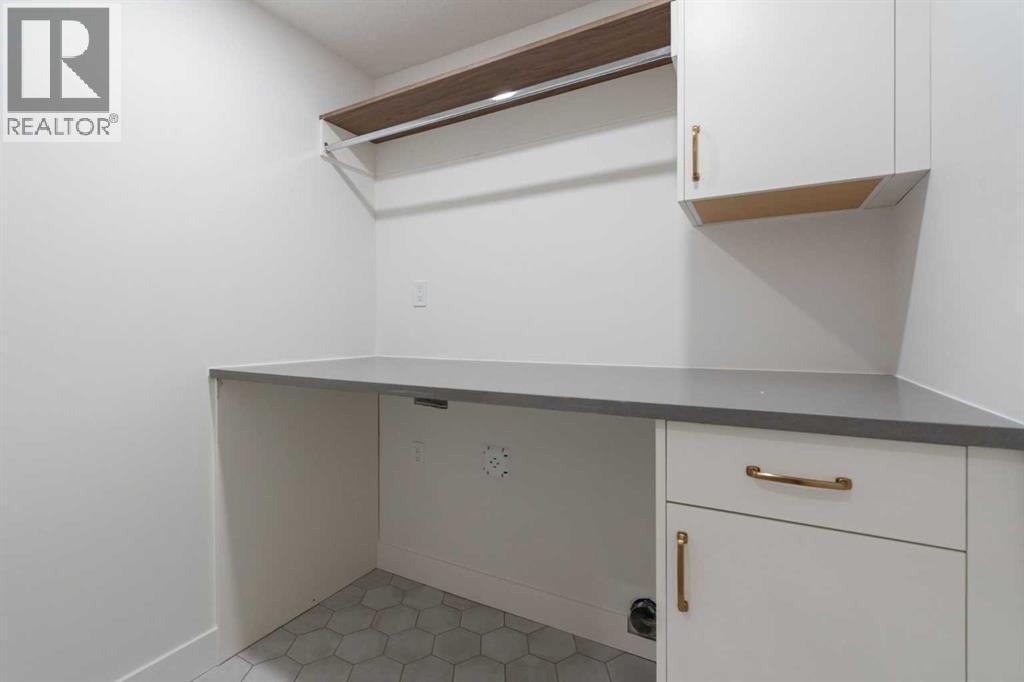 645 36 Street SW - 40
