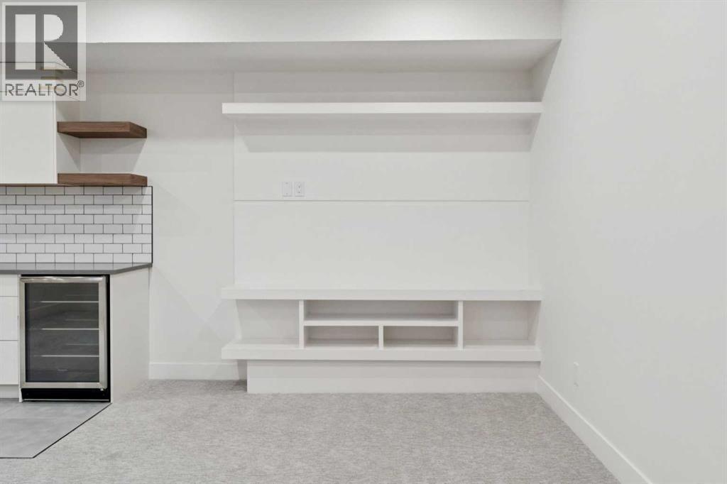 645 36 Street SW - 36