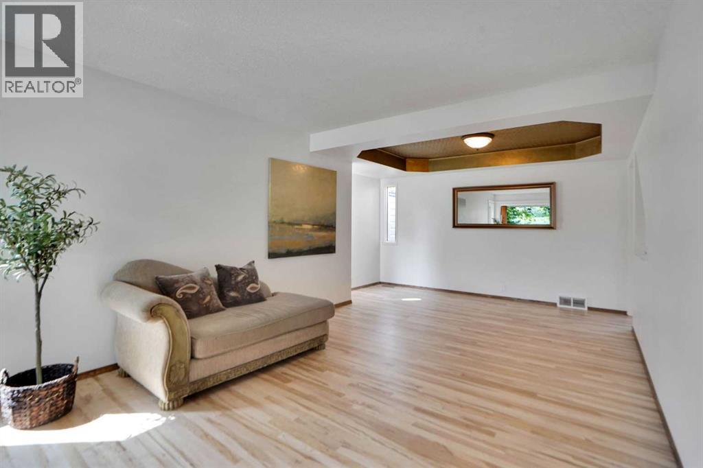 62 Macewan Park View NW - 3