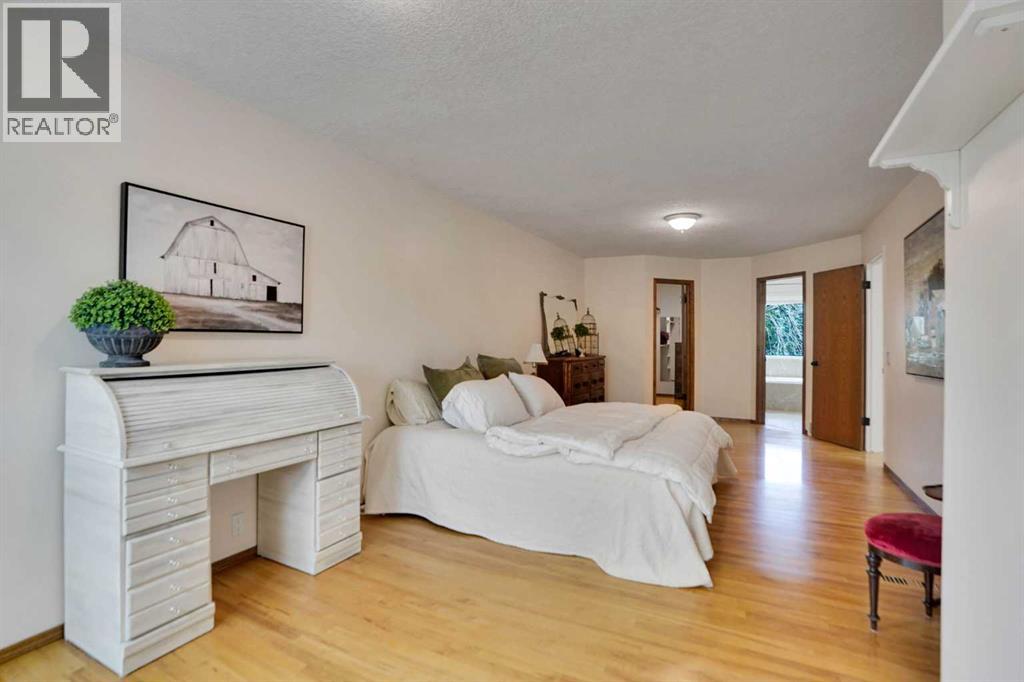 62 Macewan Park View NW - 17