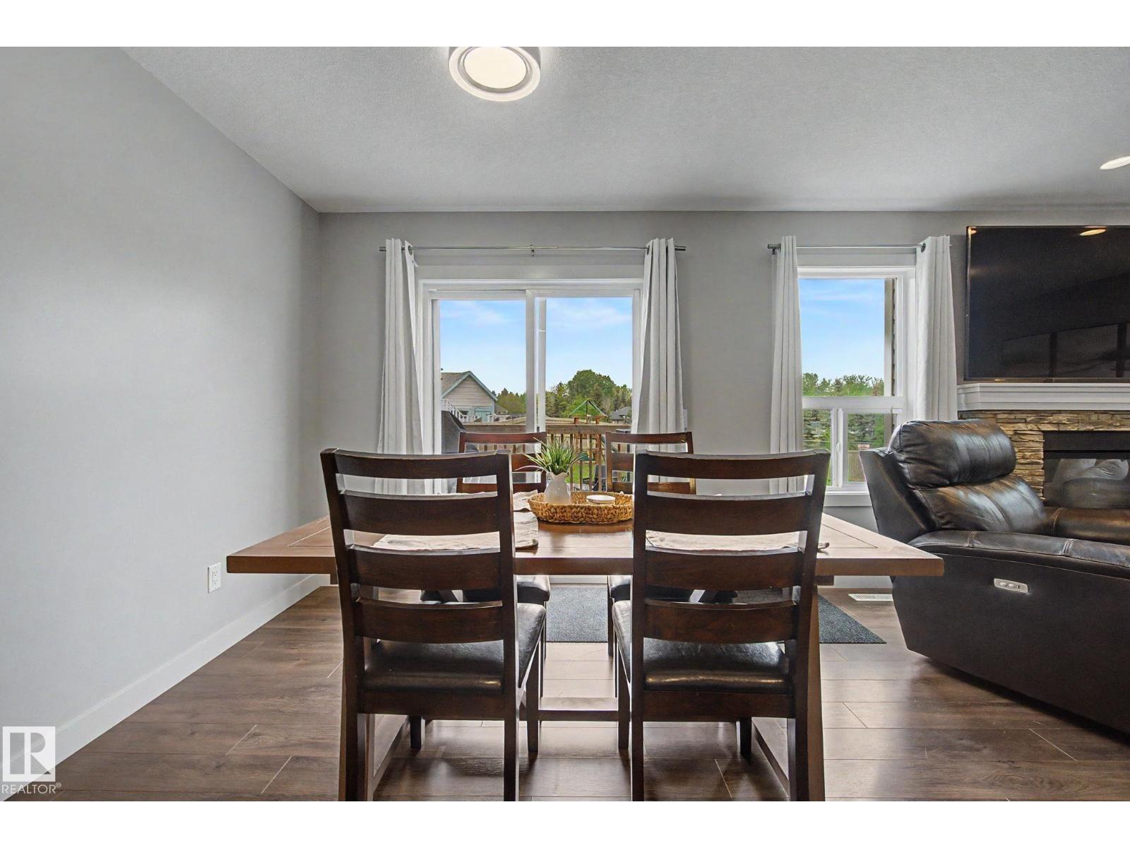 4226 204 ST NW - 5