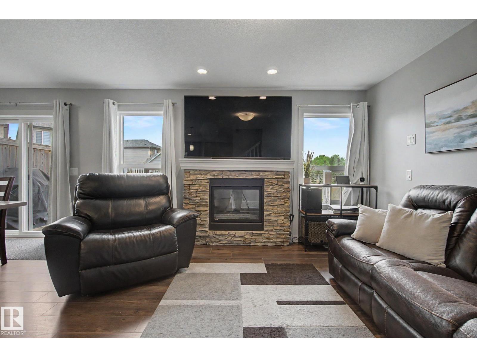 4226 204 ST NW - 6