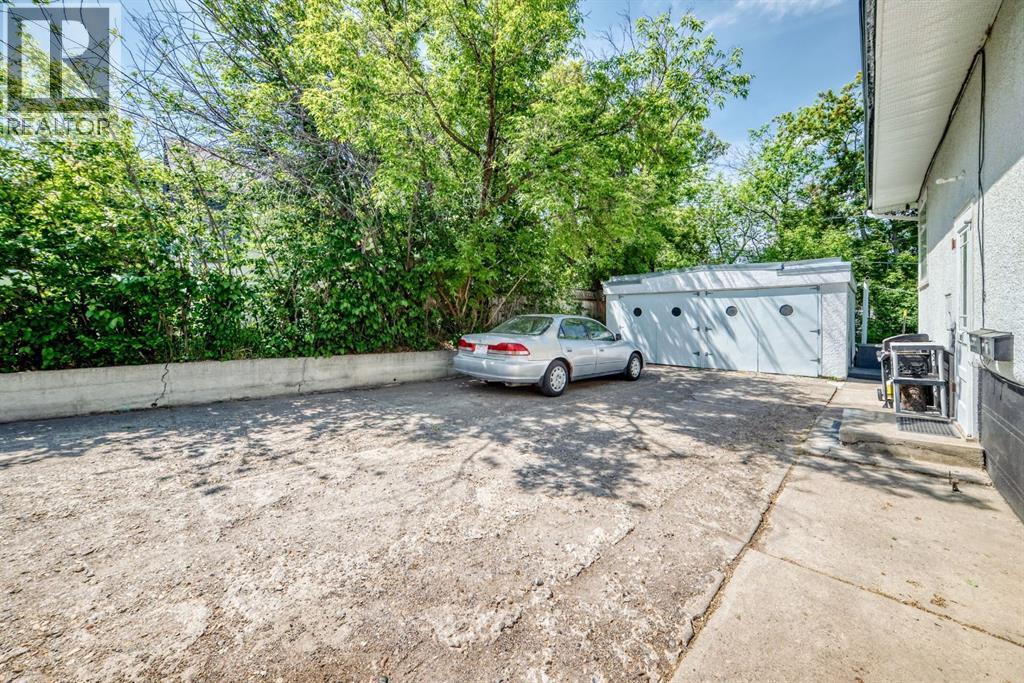 2511 15A Street SW - 35