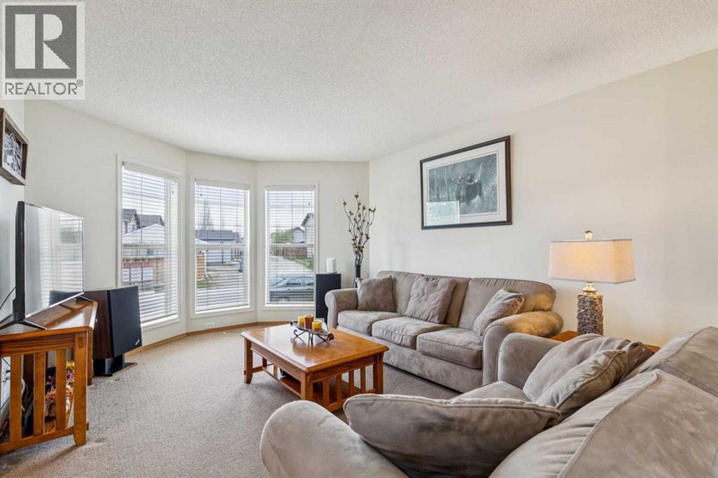 146 Cranberry Close SE - Image 3