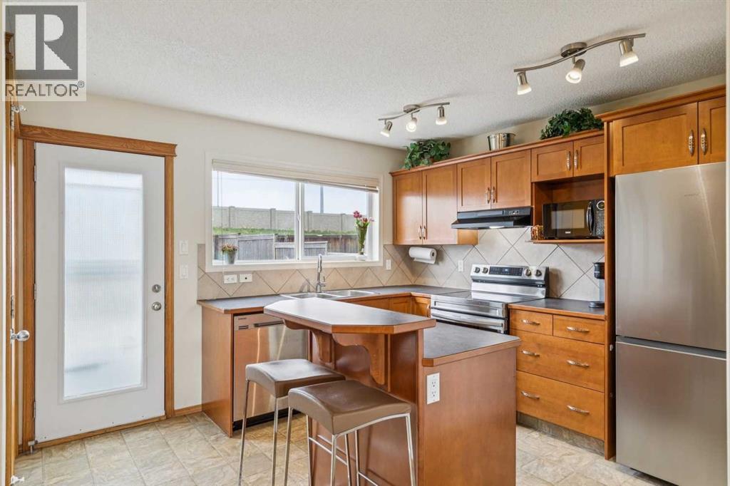 146 Cranberry Close SE - 8