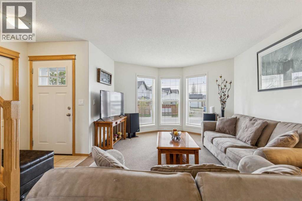 146 Cranberry Close SE - 5