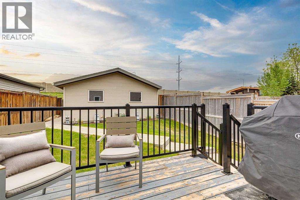 146 Cranberry Close SE - 12