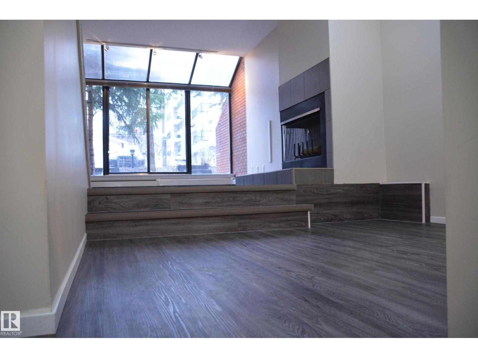 11176 83 AV NW - 18
