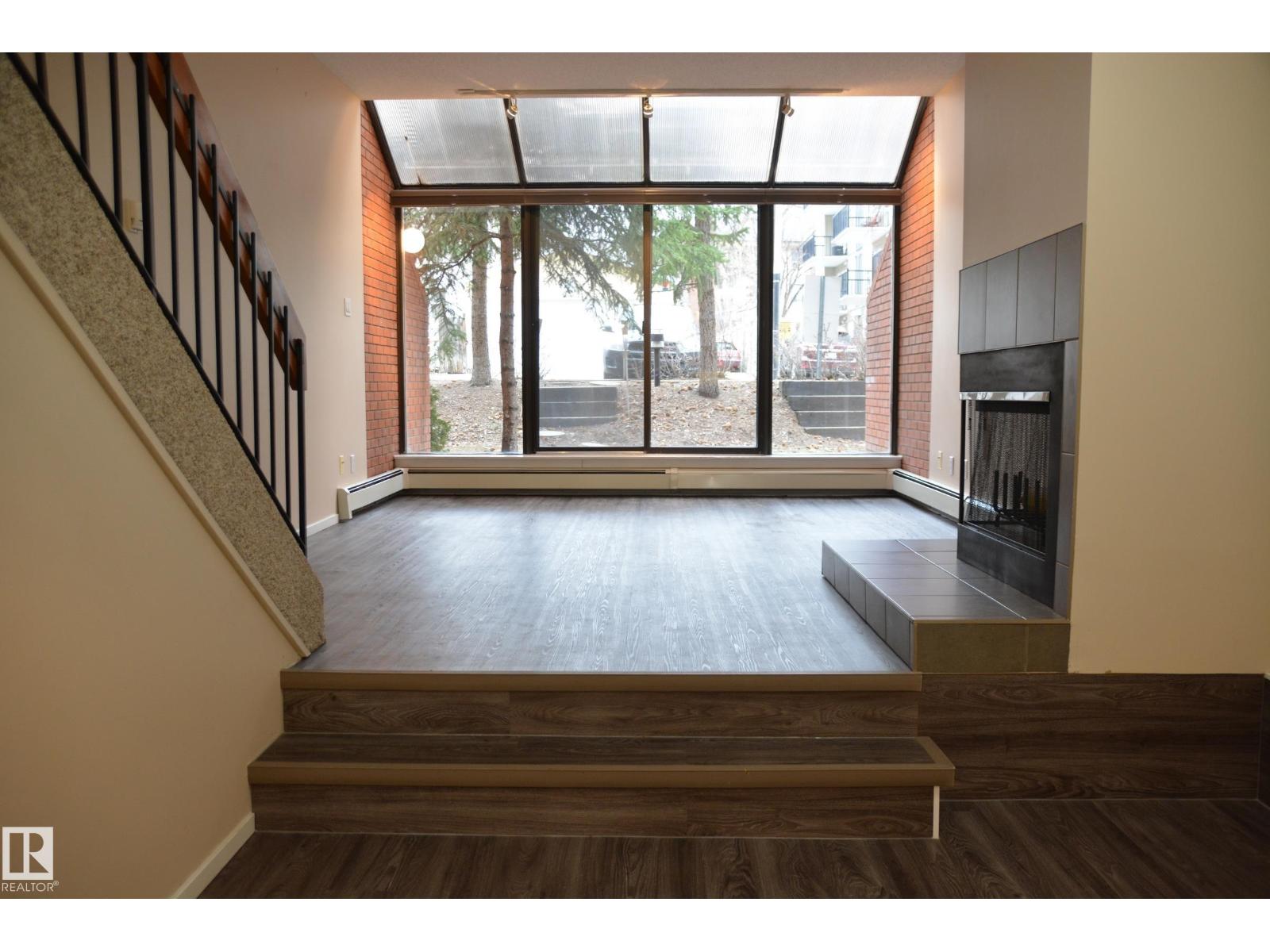 11176 83 AV NW - 19