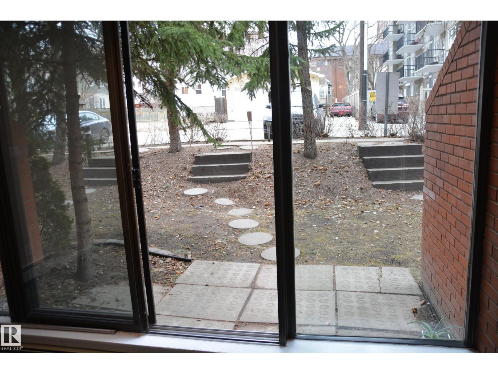 11176 83 AV NW - 20