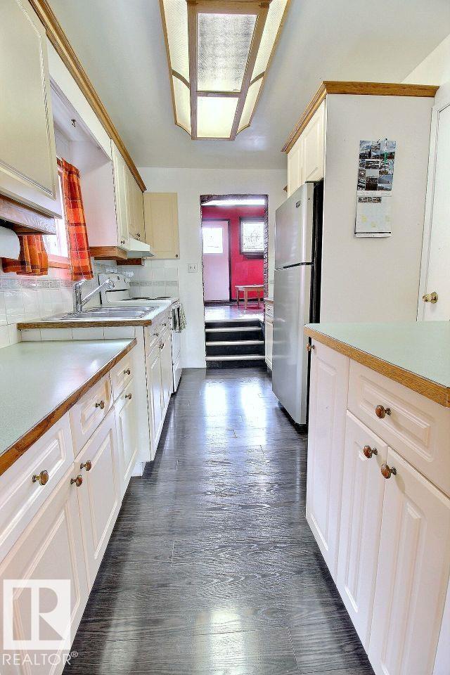 11930 95A ST NW - 12