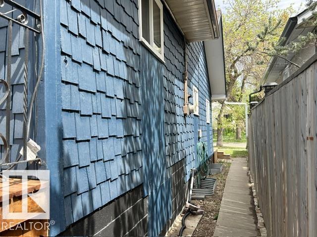 11930 95A ST NW - 23