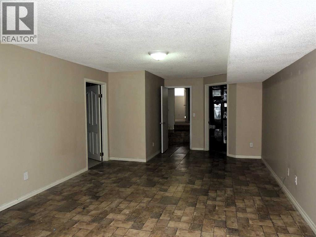 2713 Canmore Road NW - 34