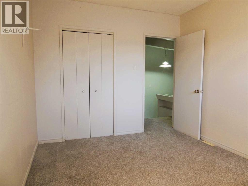 2713 Canmore Road NW - 28