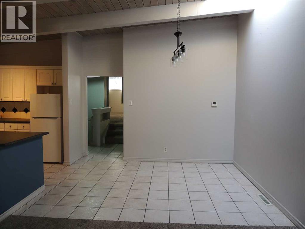 2713 Canmore Road NW - 9