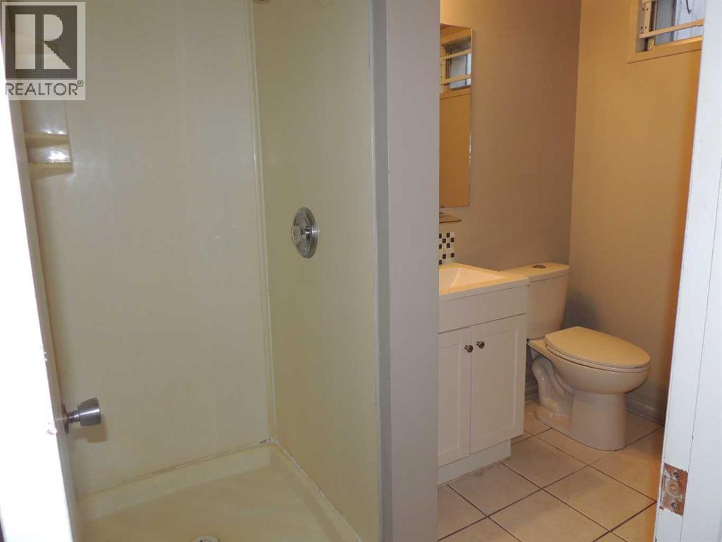 2713 Canmore Road NW - 31