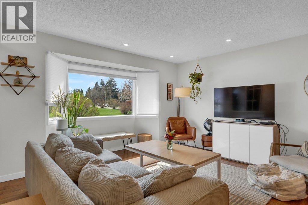 2728 45 Street SW - 5