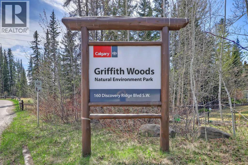 #120 20 Discovery Ridge Close SW - 43