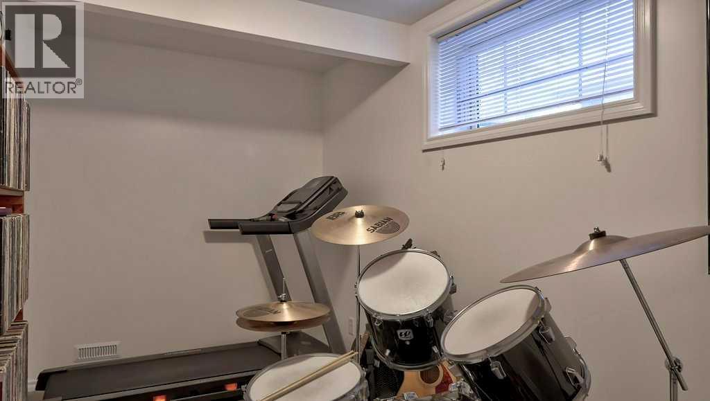 278 Mt Douglas Close SE - 38