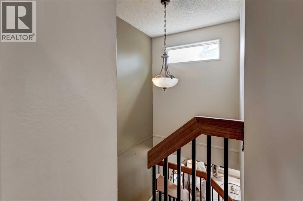 20 Strathearn Rise SW - 15