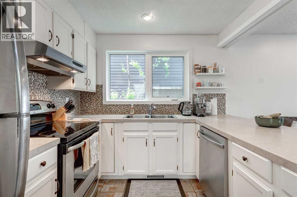 20 Strathearn Rise SW - 8