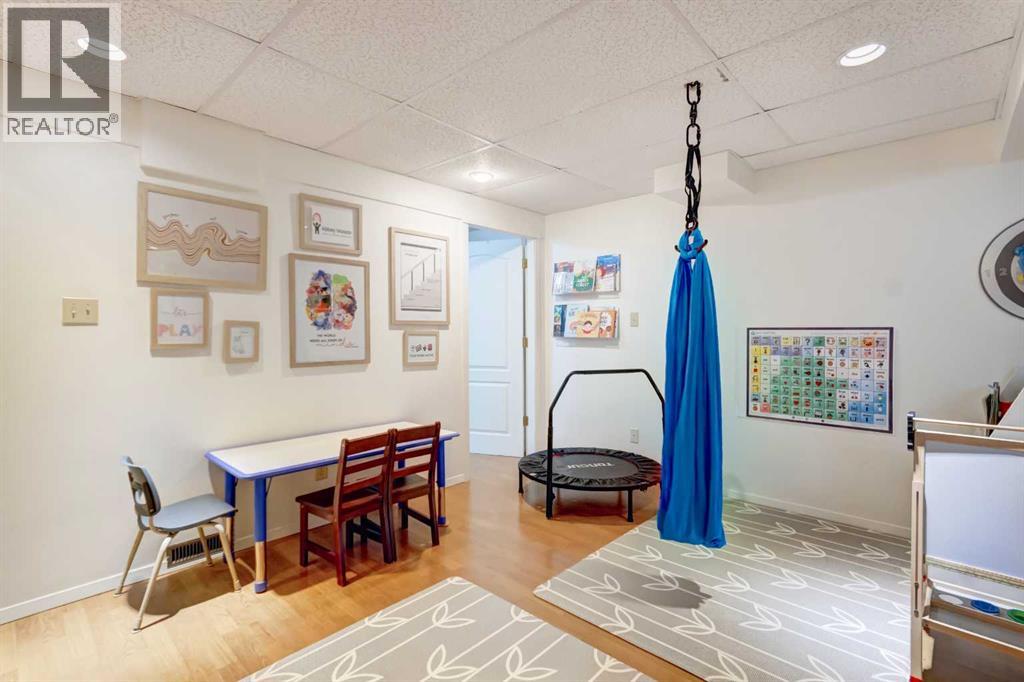 20 Strathearn Rise SW - 24