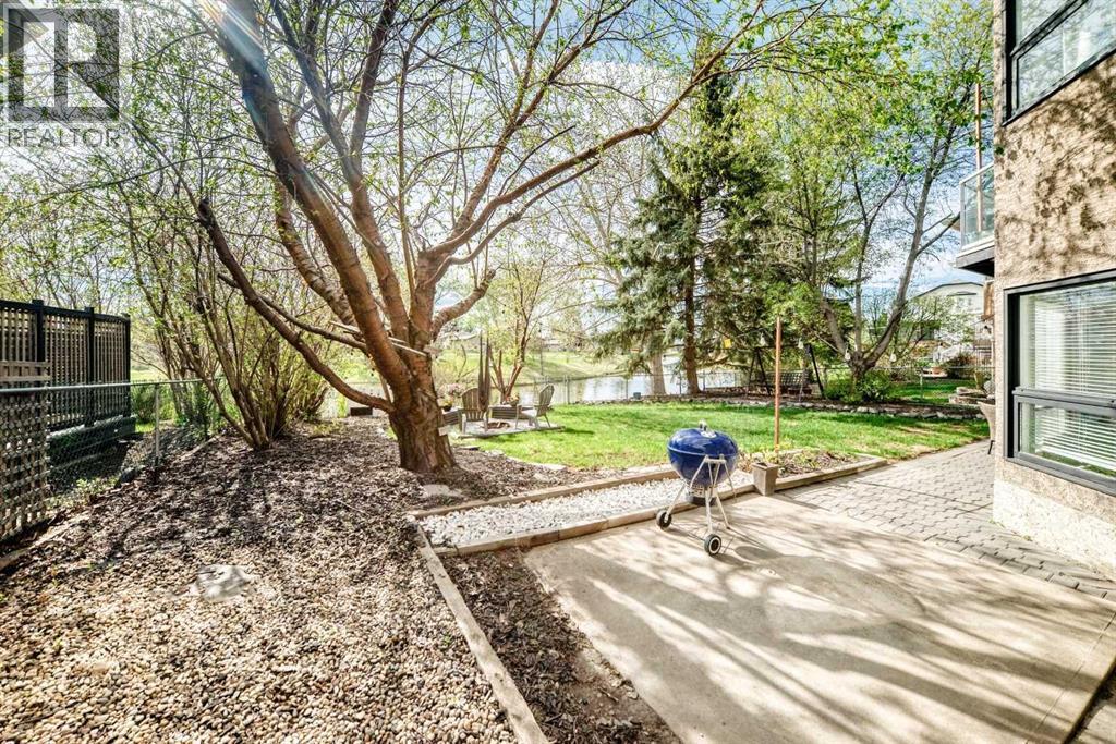 292 Waterstone Crescent SE - 40