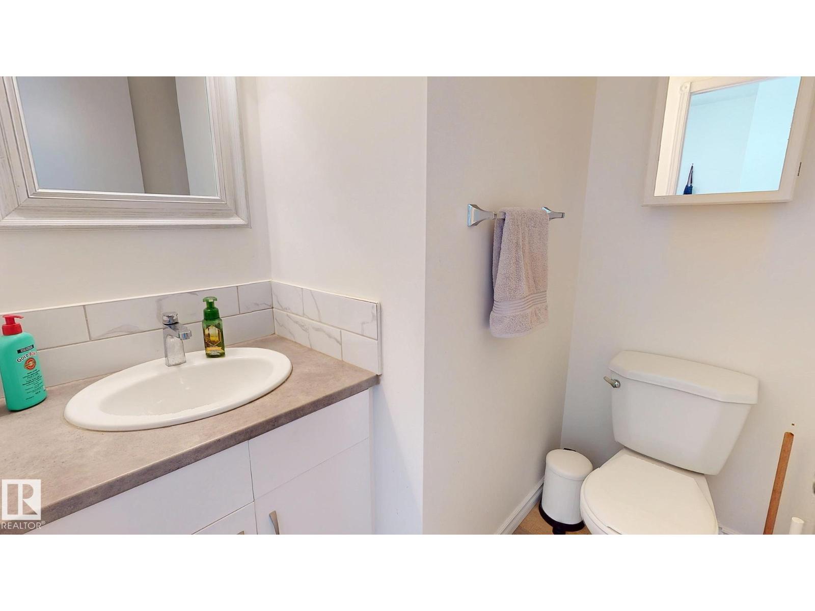 9515B 120 AV NW - 17