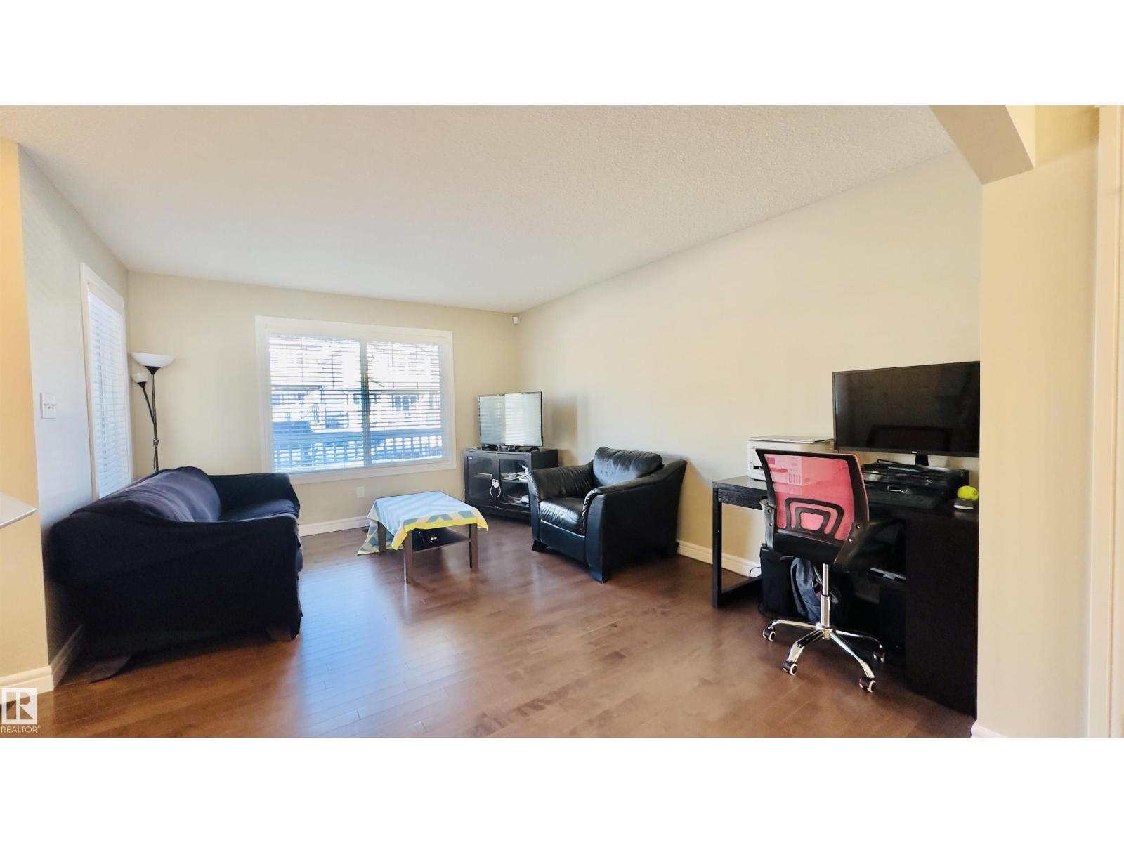 1542 33A ST NW - 12