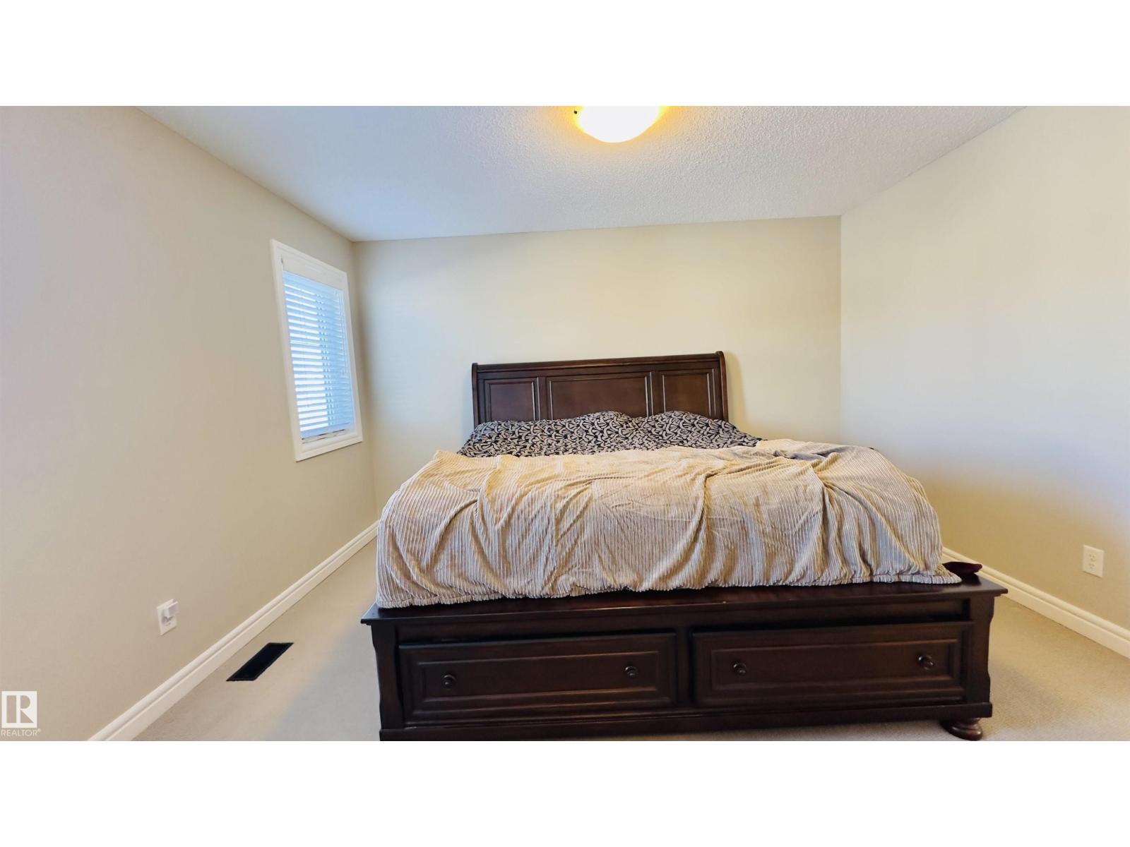 1542 33A ST NW - 20